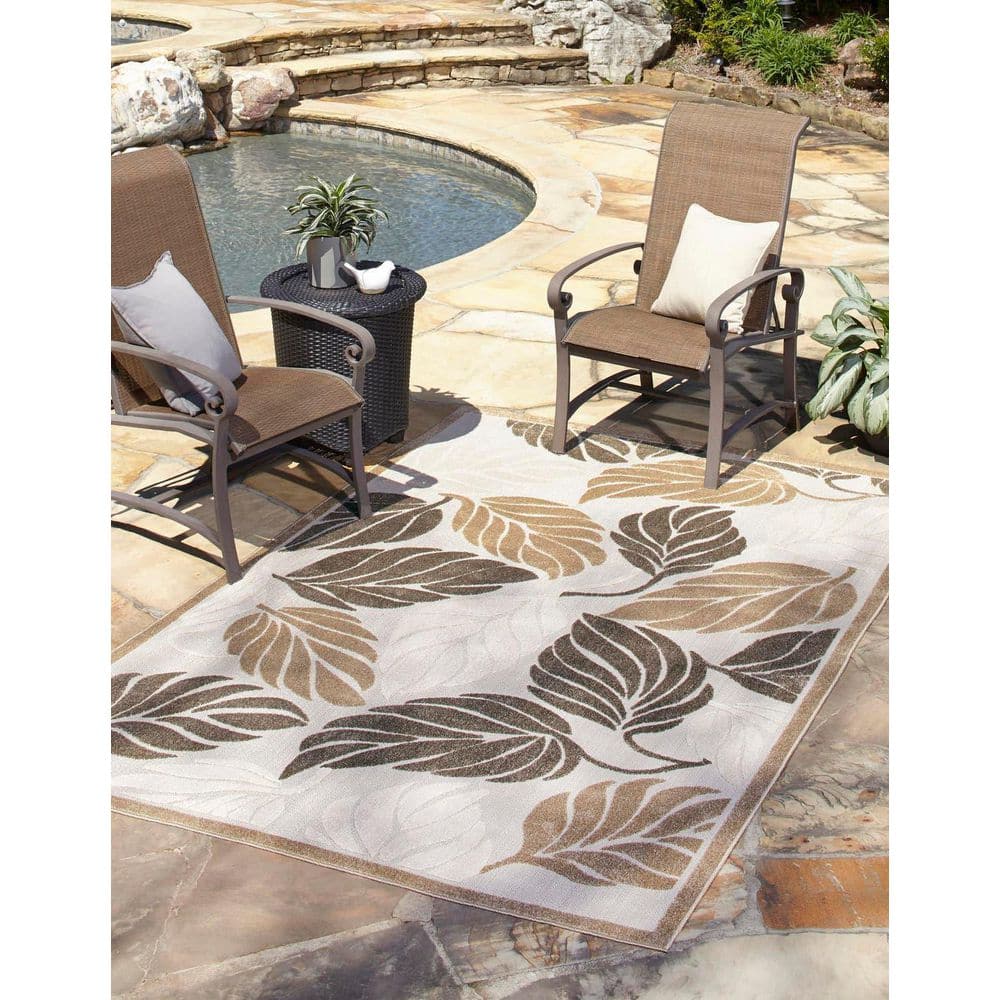 Beige and Gray 6' x 9' Abstract Synthetic Outdoor Rug