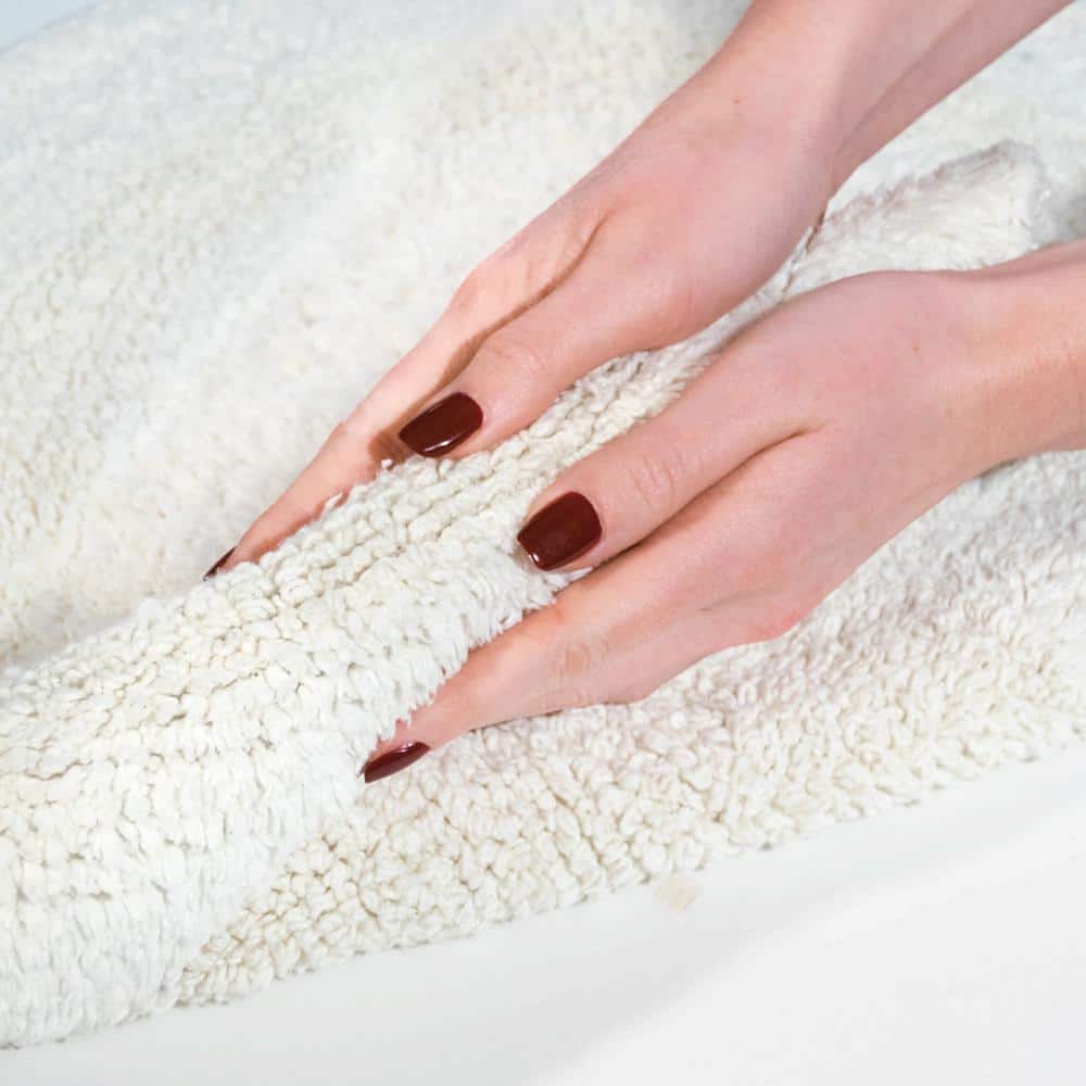 Elegant Ivory Cotton Oval Bath Mat 24"x17"