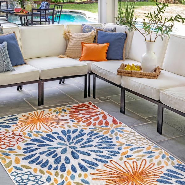 Irina Modern Bohemian Floret Multi 8 ft. Round Indoor/Outdoor Patio Area Rug
