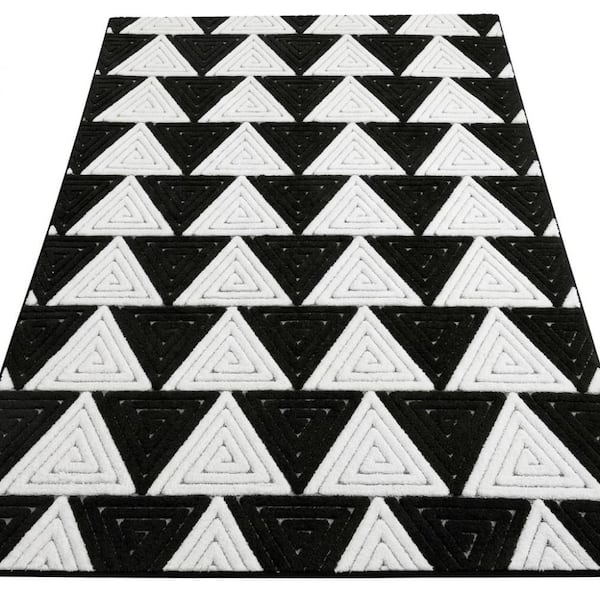 5'x7' Black White Geometric Area Rug, Washable Soft Triangular Carpet