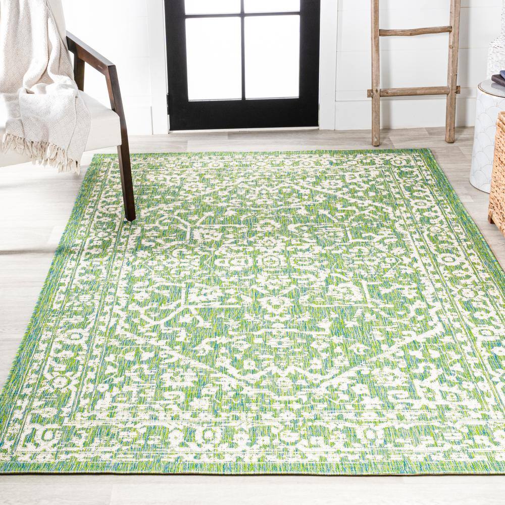 Bohemian Medallion Cream/Green Synthetic 4' x 6' Area Rug