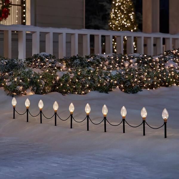 https://images.thdstatic.com/productImages/94c455d3-042e-47b3-8f3e-15993bdea389/svn/home-accents-holiday-christmas-yard-decorations-23rty5852215-e1_600.jpg