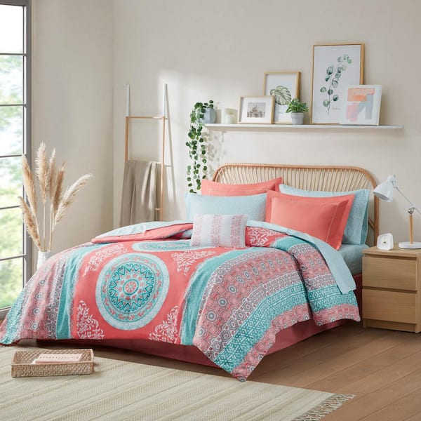 Intelligent Design Eleni 9-Piece Coral Microfiber Queen Boho Soft Brushed Print Bed in a Bag