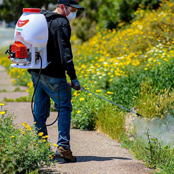 Tomahawk Power 5 Gal. Gas Power Backpack Sprayer with Twin Tip