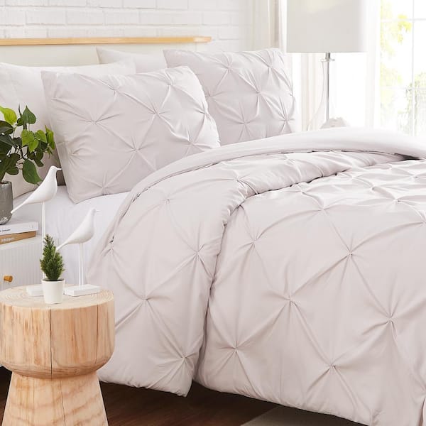 https://images.thdstatic.com/productImages/94e33197-f519-4c9a-b607-f68158fa4365/svn/southshore-fine-linens-bedding-sets-pntk-duv-bon-t-4f_600.jpg