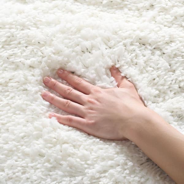 August Shag White 3 ft. x 5 ft. Solid Area Rug