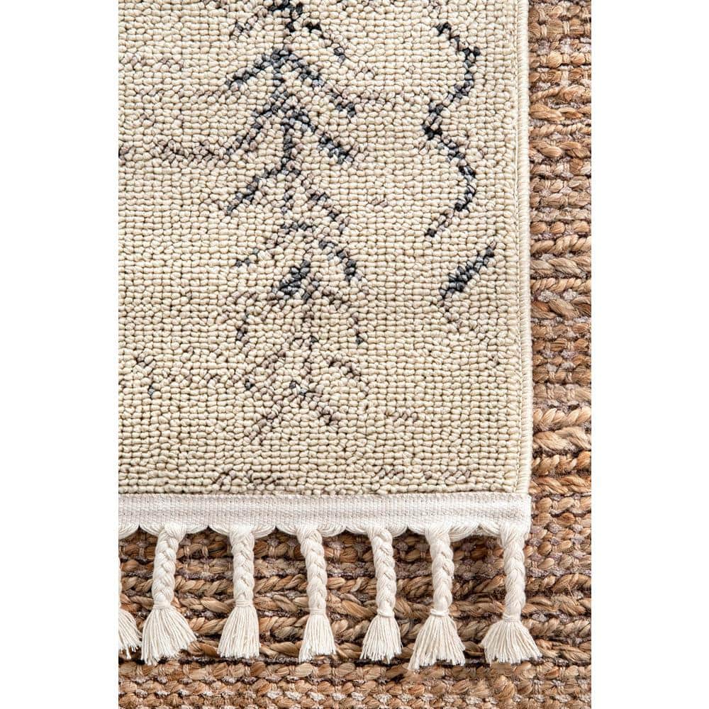Ivory Geometric Braided 4' x 6' Easy-Care Polypropylene Rug