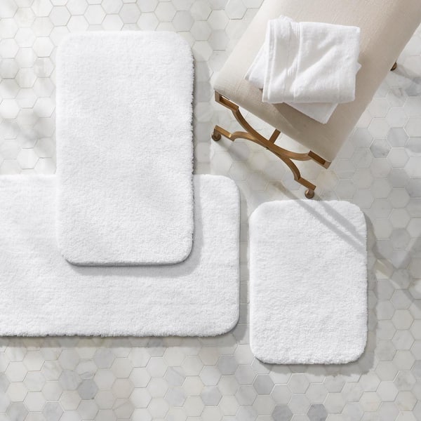 Phantoscope Bathroom Rugs - Set of 2 Non-Slip Bath Mat Ultra Soft  Microfiber Plush Bath Rugs Water Absorbing Shower Carpet Rugs, True White,  17 x 24 