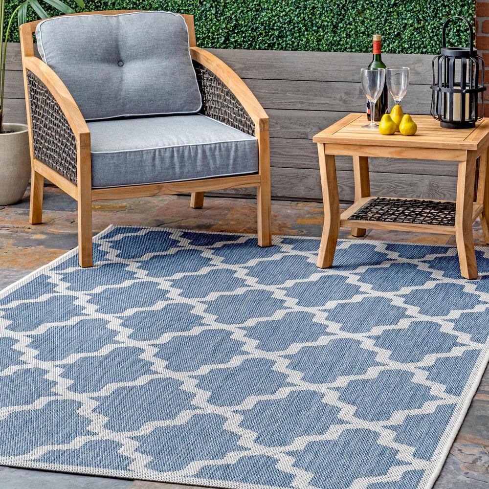 Blue Trellis 2' x 3' Synthetic Non-slip Accent Rug