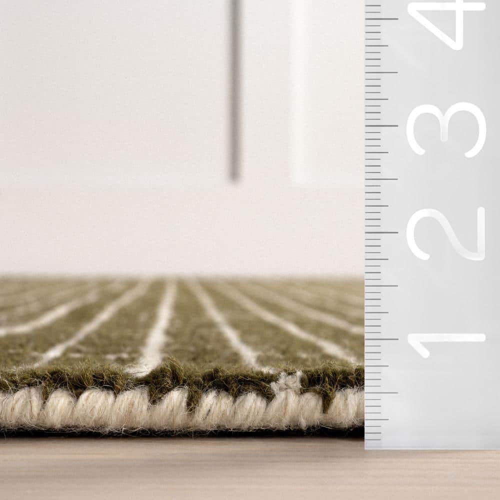 Moss Green Hand-Tufted Wool Rectangular Area Rug, 3' x 5'