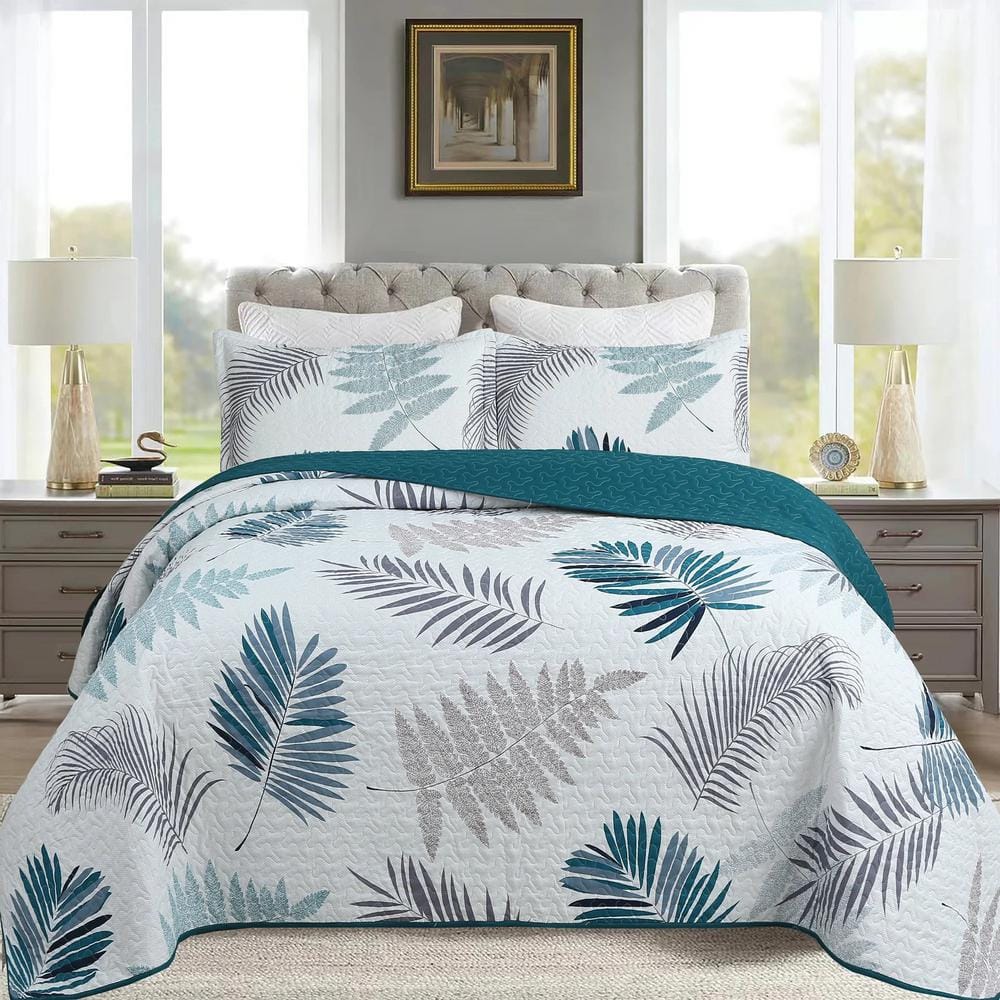 King Size Green and White Microfiber Reversible Quilt Set