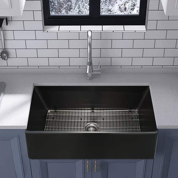 https://images.thdstatic.com/productImages/9522a03e-e7b3-44ae-a6ff-d45e64fdf822/svn/black-interbath-farmhouse-kitchen-sinks-itbfks64112-4f_600.jpg