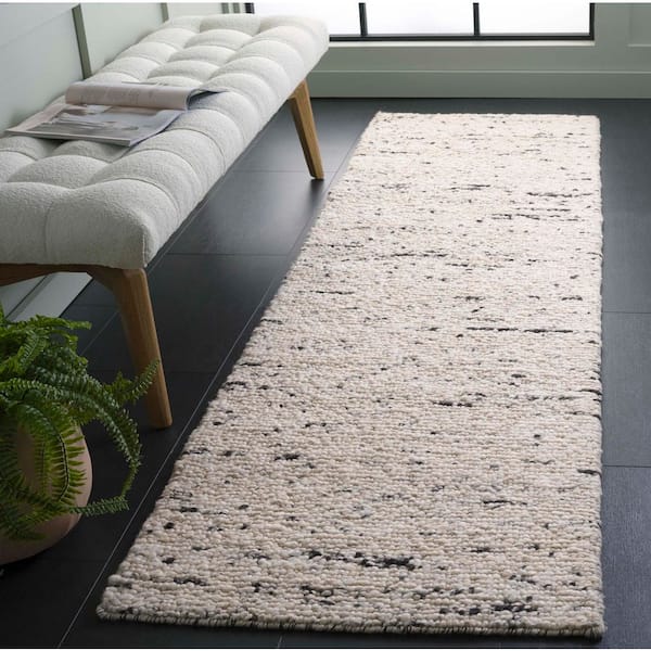Natura 2 ft. x 8 ft. Light Gray/Ivory Patchy Solid Runner Rug