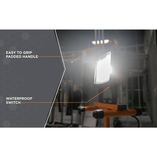 chef Uitwerpselen heet Woods 6000 Lumens Portable LED Work Light with Tripod WL40072S - The Home  Depot