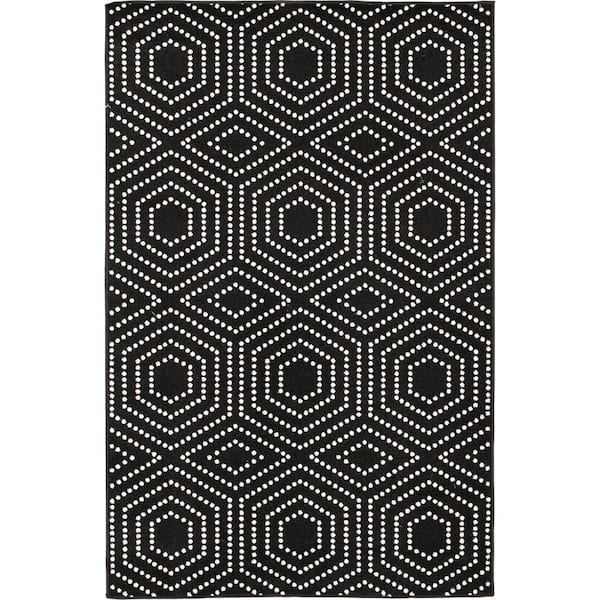 Natco Patio Brights Onyx Snow 6 Ft X 9, Large Patio Area Rugs