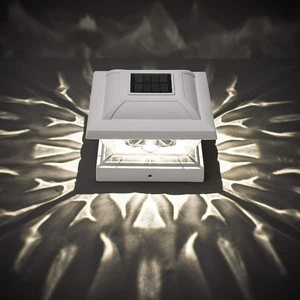 GIGALUMI White Integrated LED 4x4 Solar Deck Post Cap Light (8