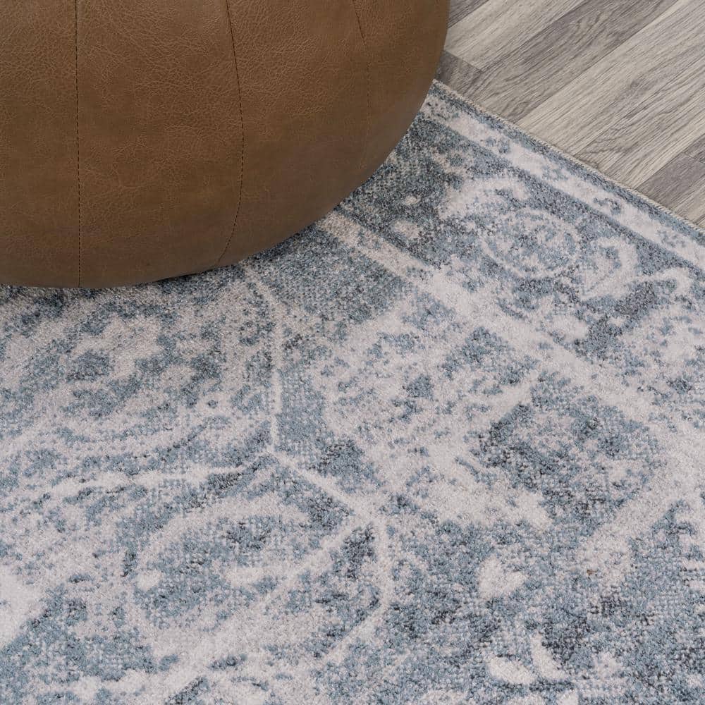 Blue and Light Gray Medallion Washable Synthetic 4' x 6' Rug