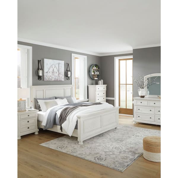 Signature DESIGN BY ASHLEY Robbinsdale Gray California King Panel