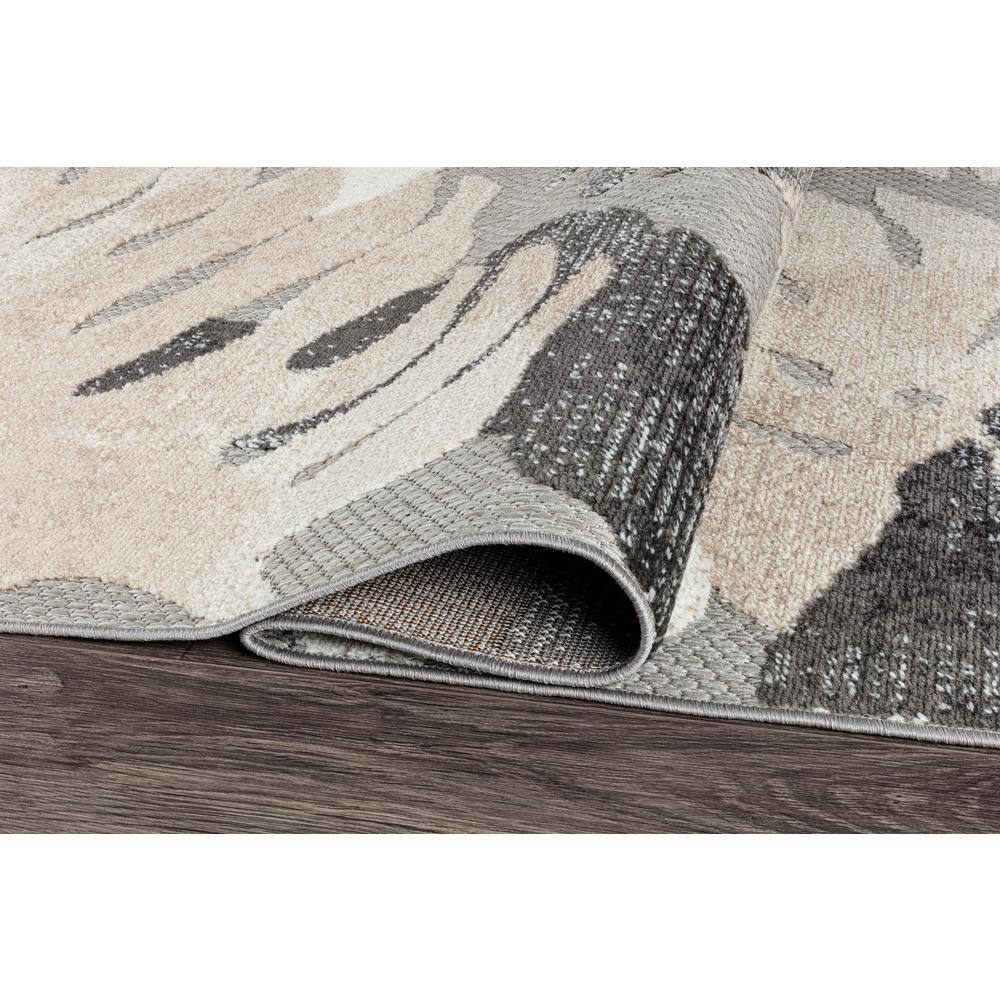 Gray Floral Palm Leaves Synthetic Indoor/Outdoor Runner Rug 2' x 7'