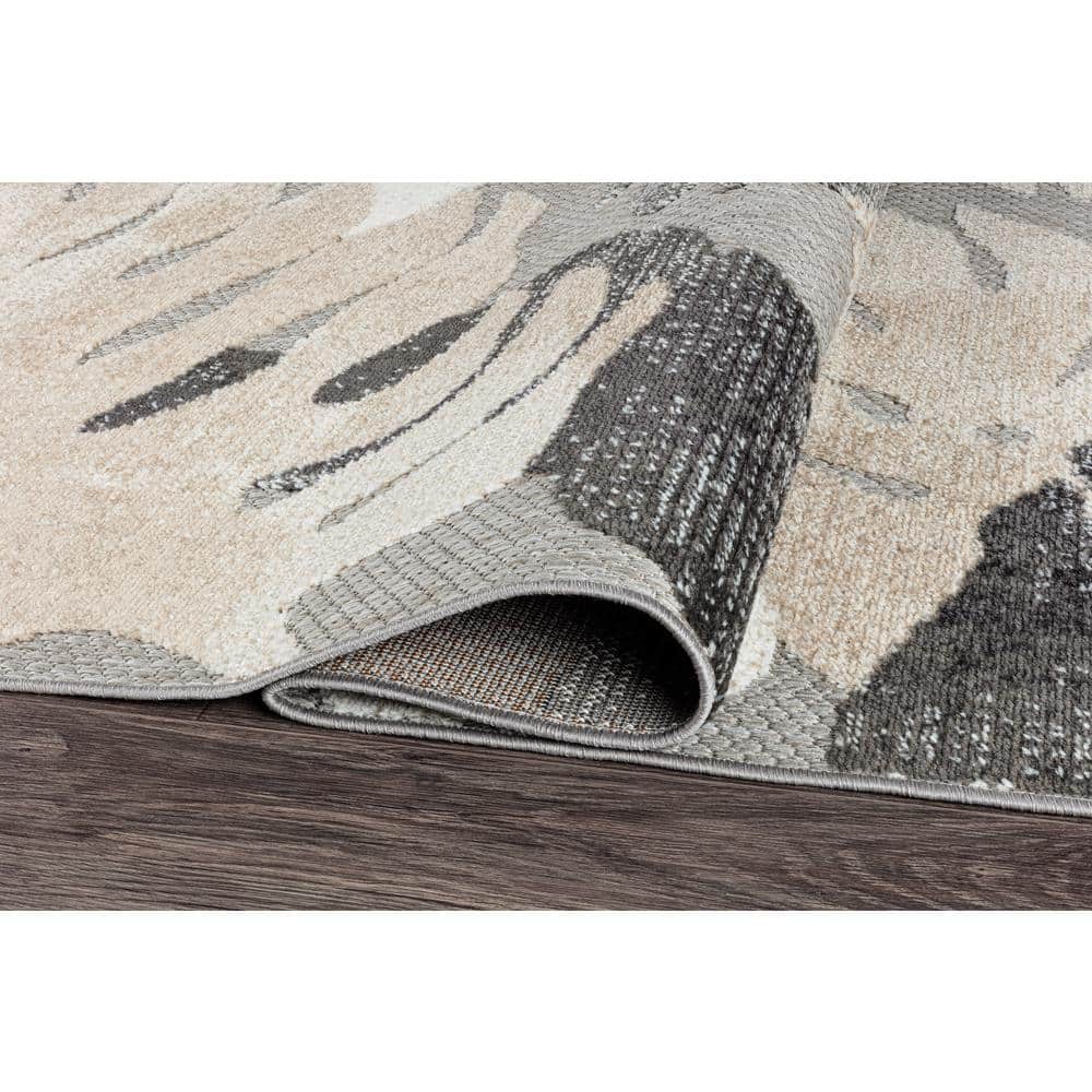 Gray Floral Synthetic 5' x 7' Easy Care Area Rug