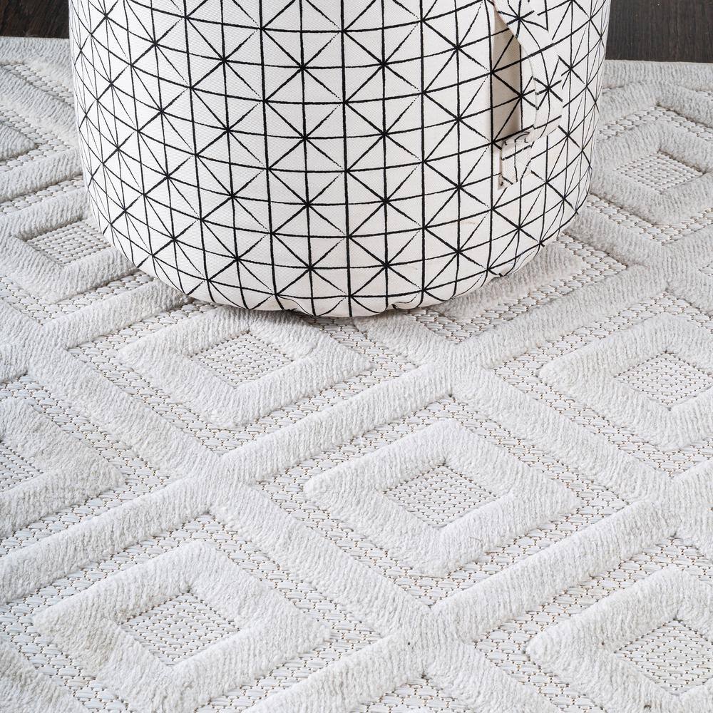Ivory Geometric Reversible Indoor/Outdoor Area Rug