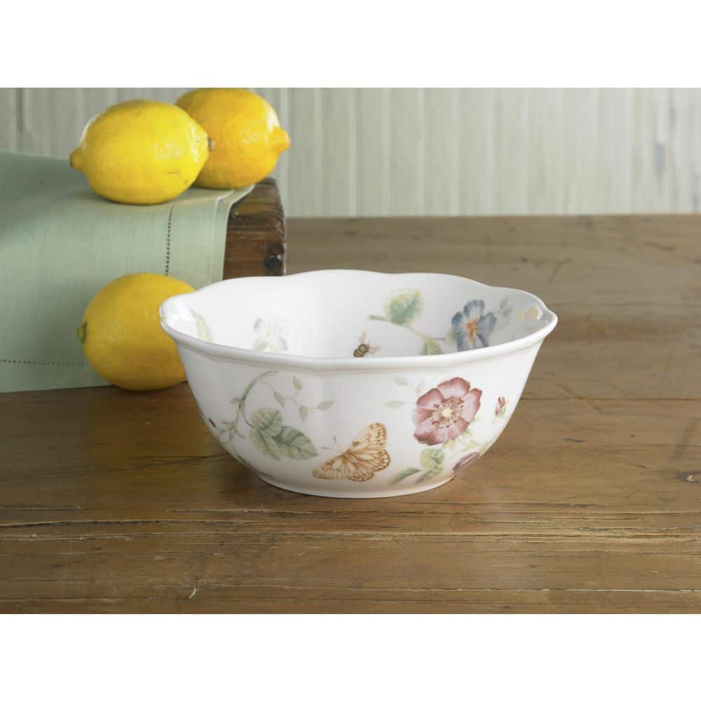 Large Colorful Ceramic All-Purpose Bowl with Scallop Embellishment