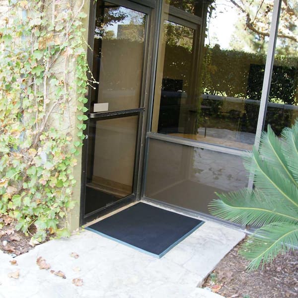 Rubber-Cal Door Scraper Commercial Entrance Mat - 5/8 in x 24 in x 32 in  - Black Non-Slip Borders 