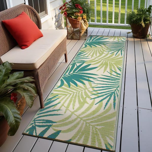 Modern Floral Reversible Plastic Green 2 ft. 6 in.  x  8 ft.  Outdoor Runner Rug