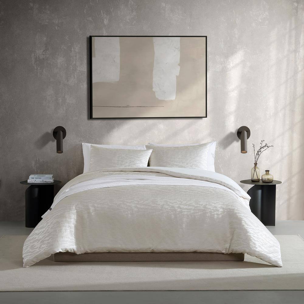 Ivory Queen Comforter Set with Abstract Stitching