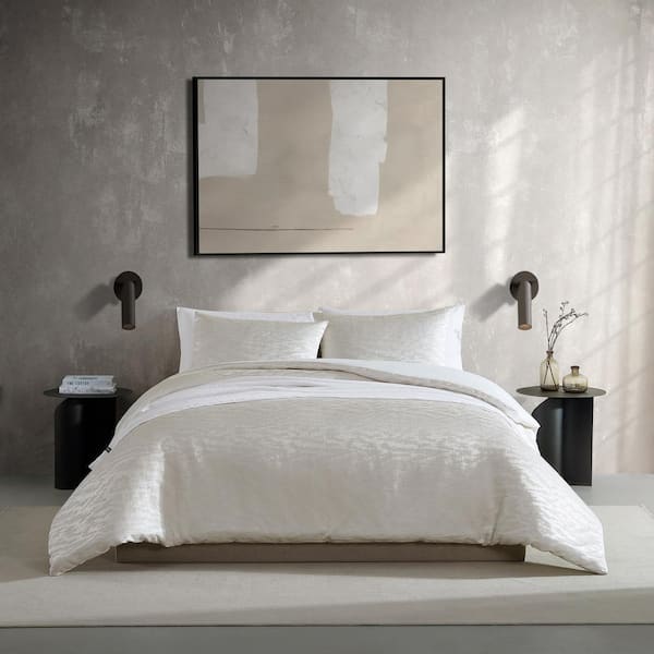 VERA WANG Illusion Porcelain Ivory 3-Piece Plain Weave Polyester King Reversible Comforter Sham Set