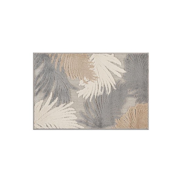 Contemporary Tropical Large Floral Gray 2 ft. 7 in. x 4 ft. Indoor/Outdoor Area Rug