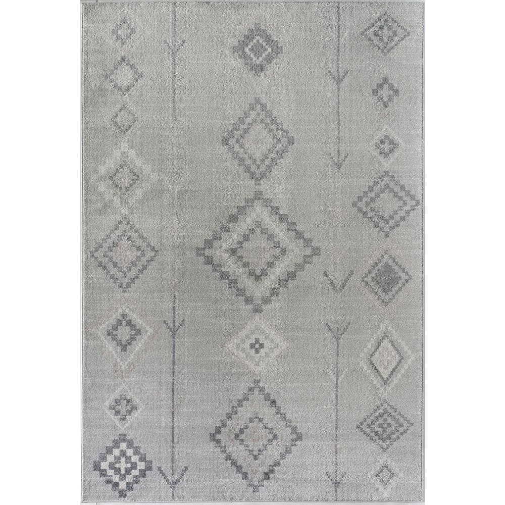 Gray Diamond Pattern Synthetic 2' x 4' Area Rug