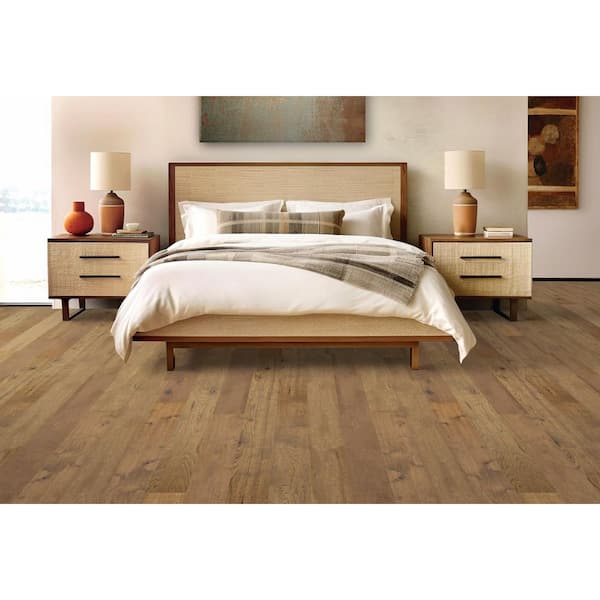 Mohawk Artist Dream Heirloom Hickory 0.5 in. T x 7.5 in. W Hand Scraped Engineered Hardwood Flooring (27.41 sq. ft./case)