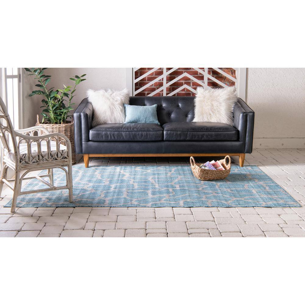 Light Aqua Rectangular Stain-Resistant Outdoor Rug 4' x 6'