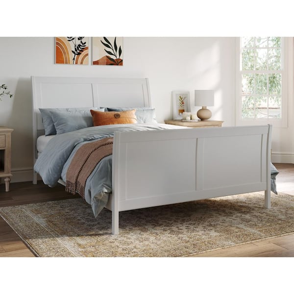 Portland White Full Traditional Bed with Matching Foot Board