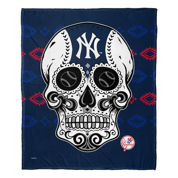 THE NORTHWEST GROUP MLB New Yorks Yankees Candy Skull Silk Touch Throw Blanket