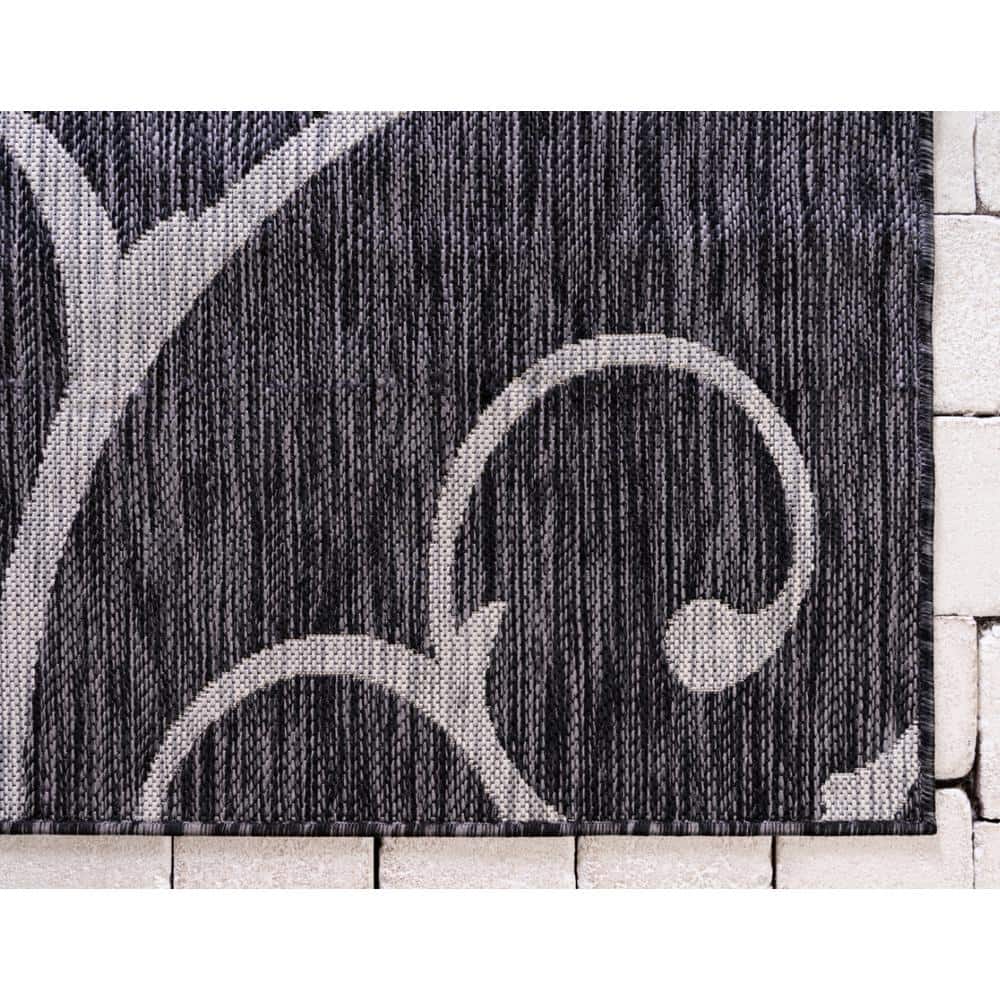 Charcoal Gray Easy-Care Synthetic 4' x 6' Outdoor Rug
