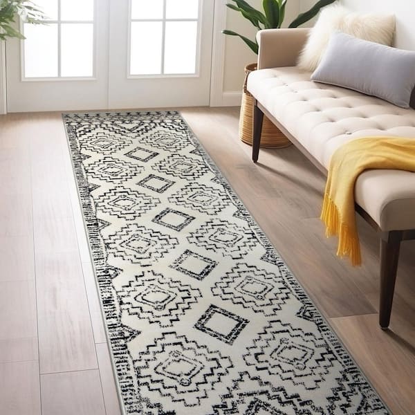 Transitional Bohemian Area Rug Cream 2 ft. 3 in. x 12 ft. Runner Rug