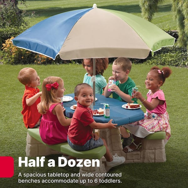 Step2 Naturally Playful Picnic Table with Umbrella Kids Outdoor