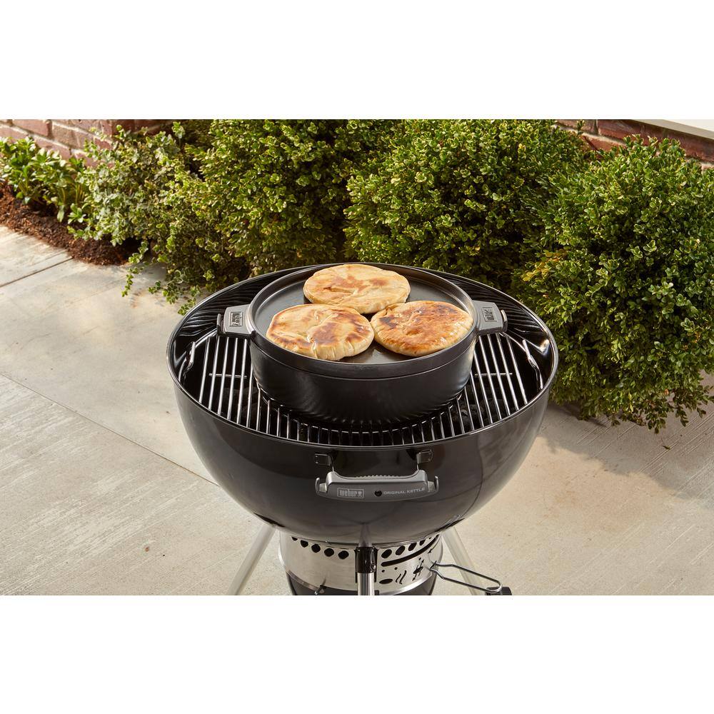 Black Enameled Cast Iron 7.25 Qt Dutch Oven with Lid