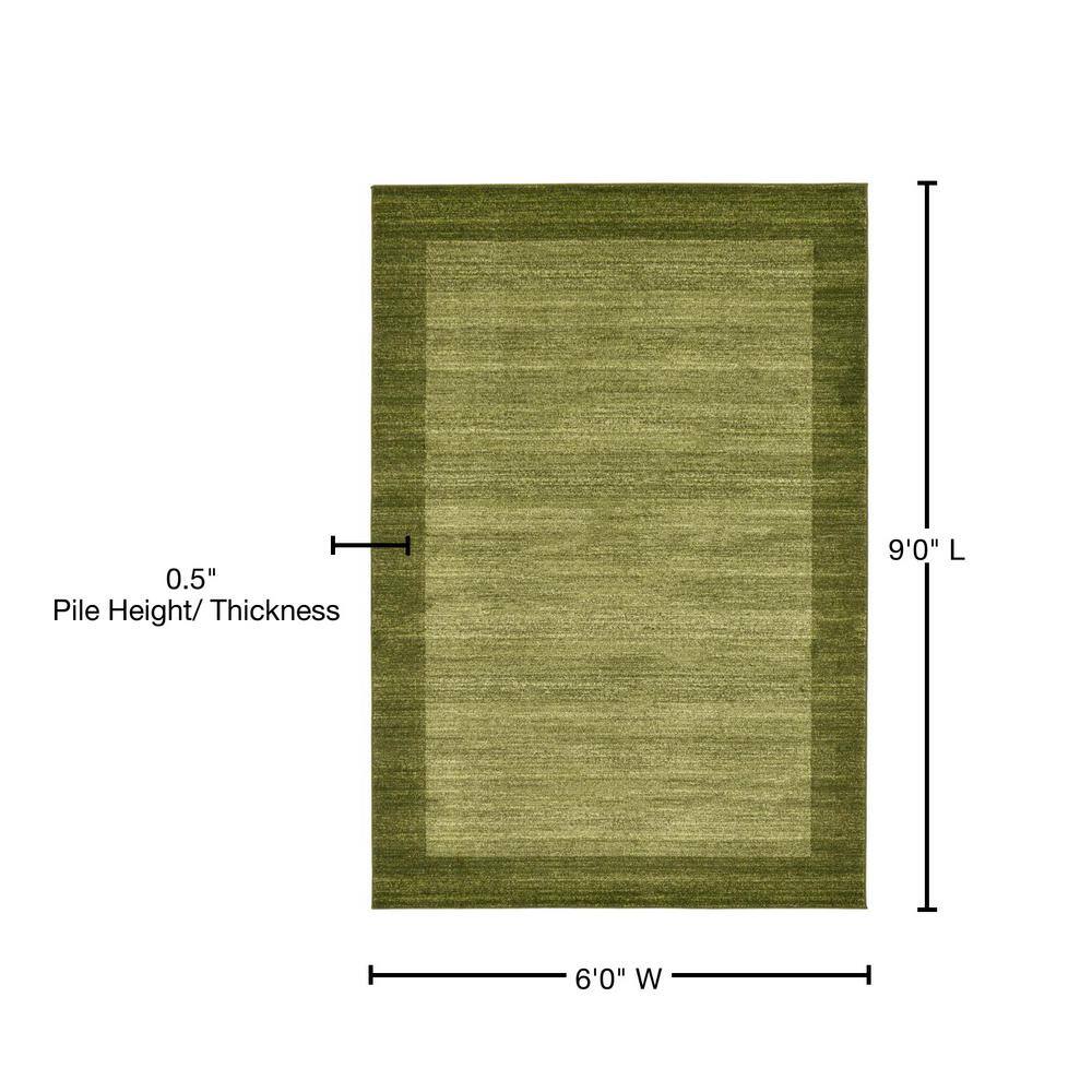 Easy-Care Tufted Synthetic 6' x 9' Rectangular Rug in Green