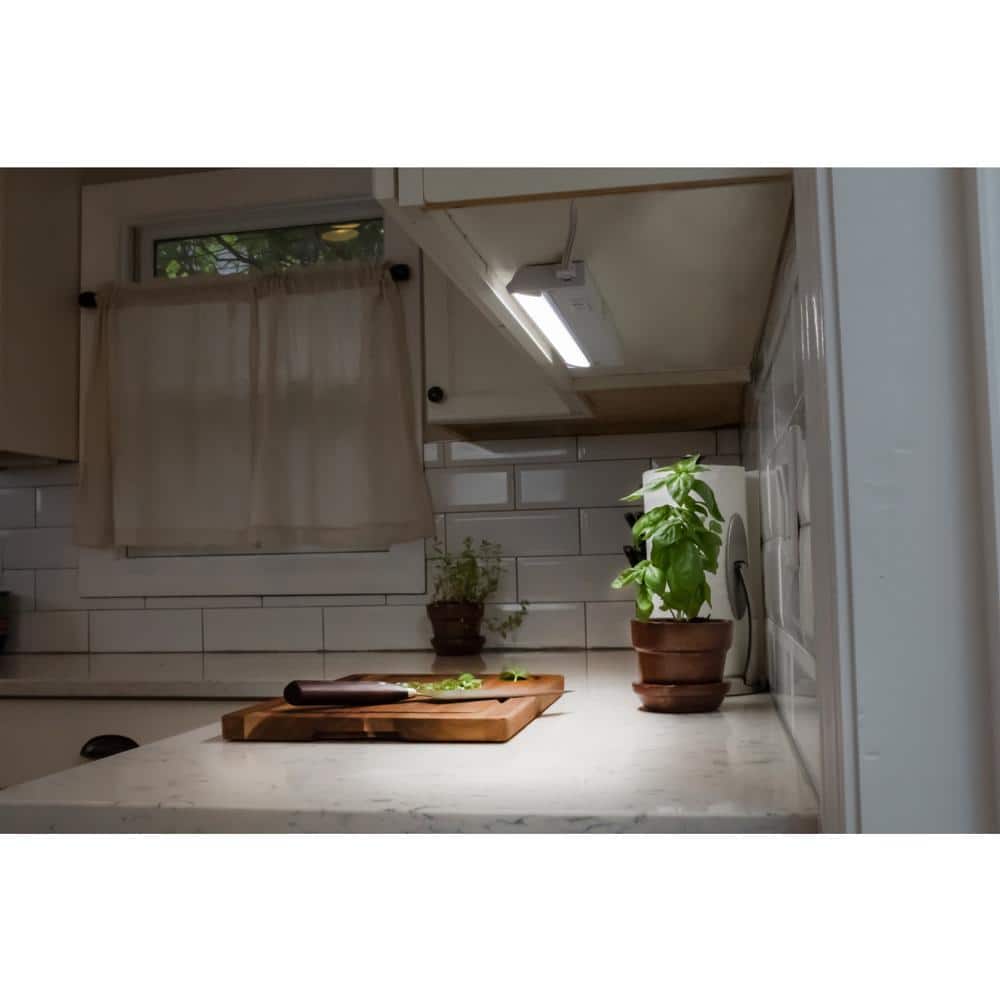 18-inch White Aluminum LED WiFi Under Cabinet Light