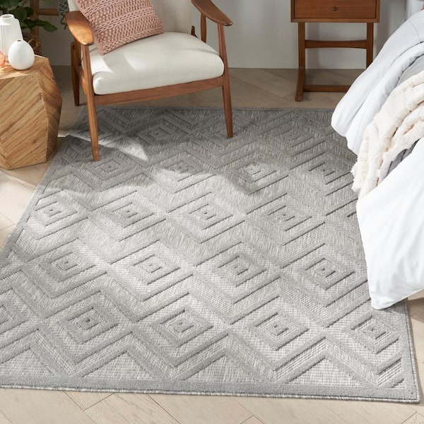 Versatile Silver Grey 6 ft. x 9 ft. Geometric Contemporary Indoor/Outdoor Area Rug