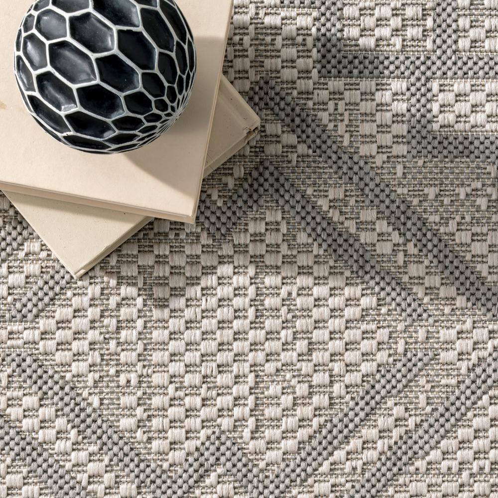 Moroccan Tribal Synthetics 5'x8' Indoor/Outdoor Area Rug in Grey