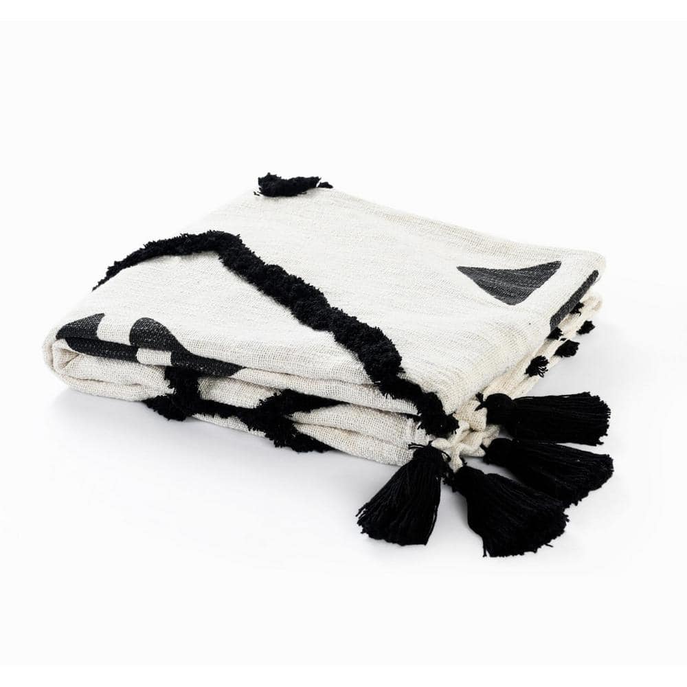 HomeRoots Charlie Black and White Geometric Cotton Throw Blanket