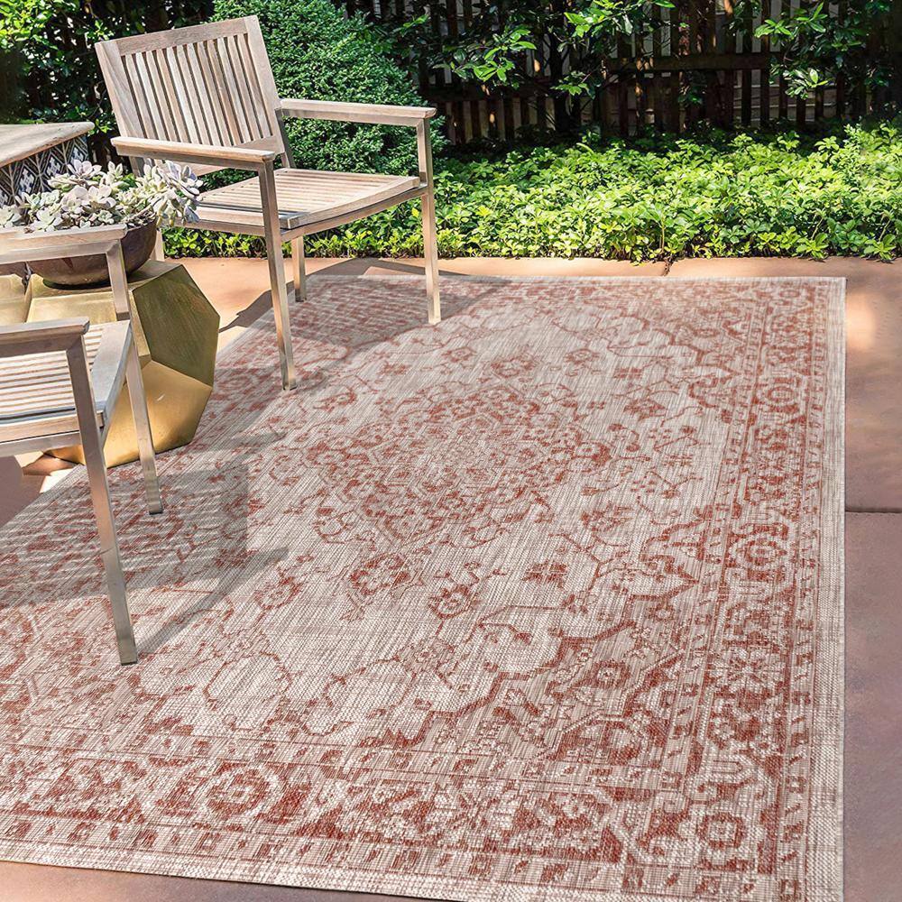 Rozetta 3' x 5' Red and Taupe Synthetic Medallion Area Rug