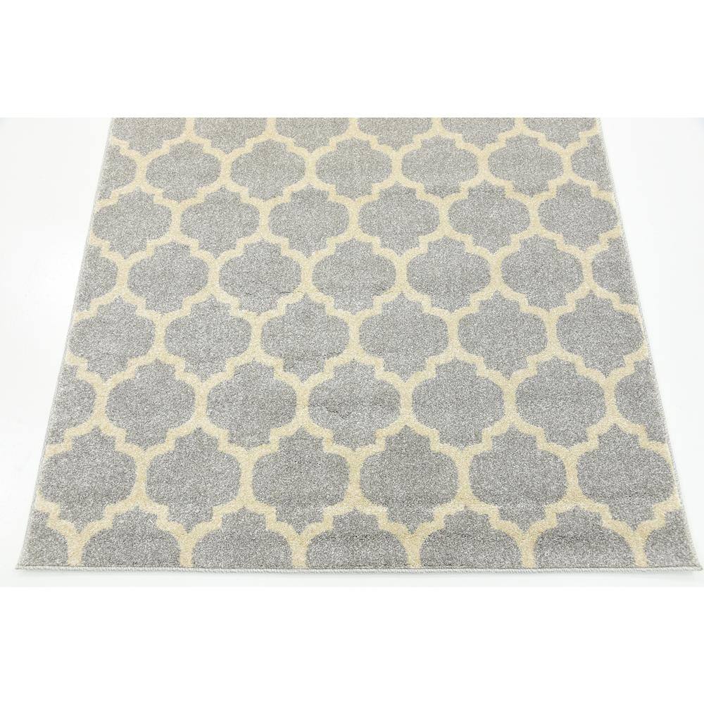 Elegant Light Grey Trellis 4' x 6' Synthetic Indoor Area Rug