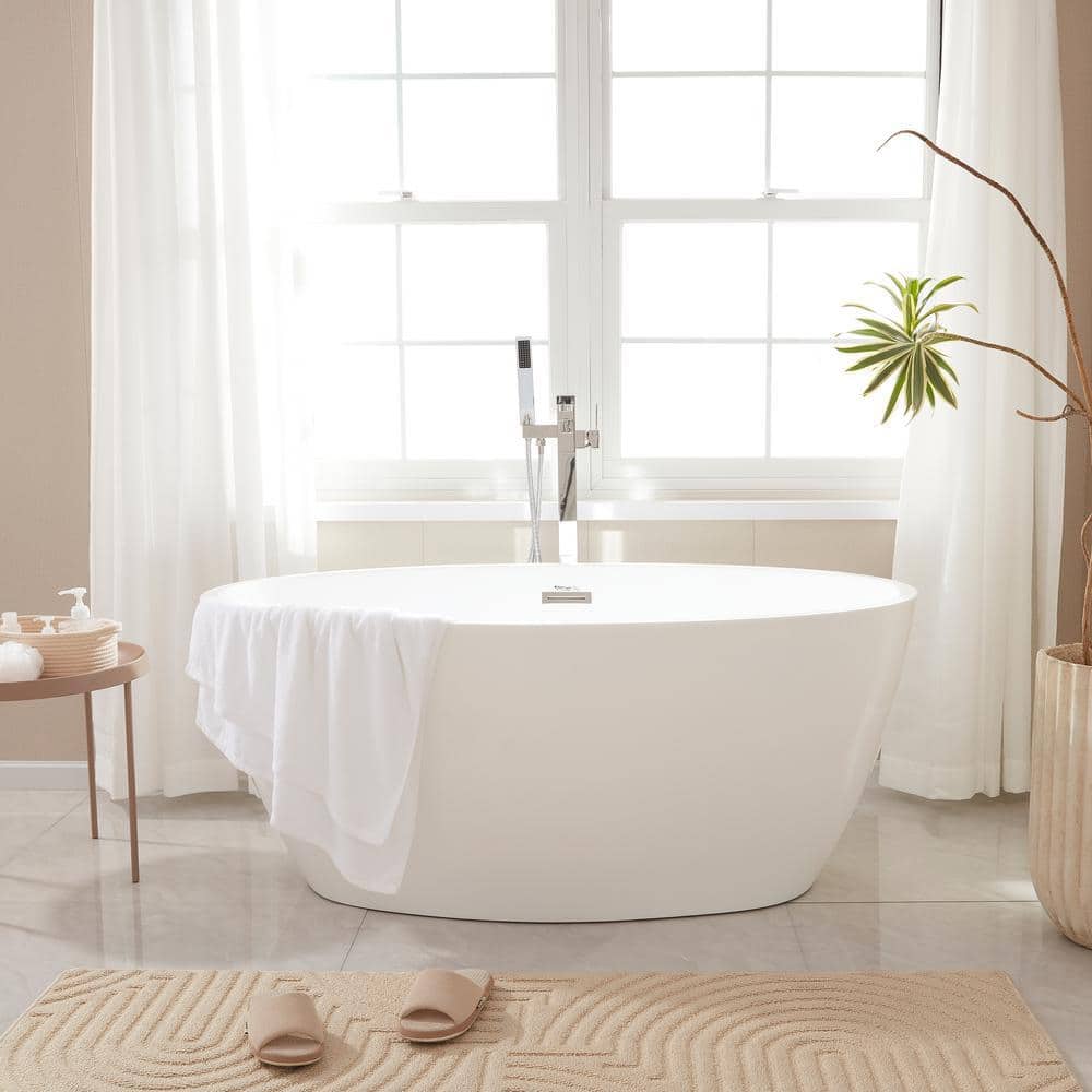 White Acrylic Freestanding Soaking Bathtub with Chrome Drain