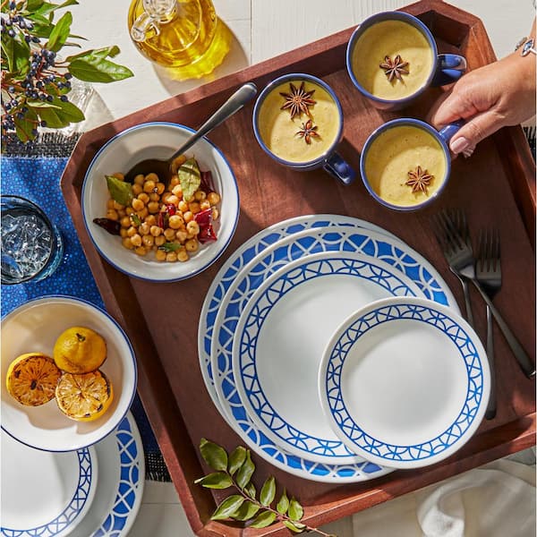Corelle 18-Piece Round Dinnerware Set, Service for 6, Lightweight Round  Plates and Bowls Set, Vitrelle Triple Layer Glass, Chip and Scratch  Resistant, Microwave and Dishwasher Safe, Brasserie : : Home