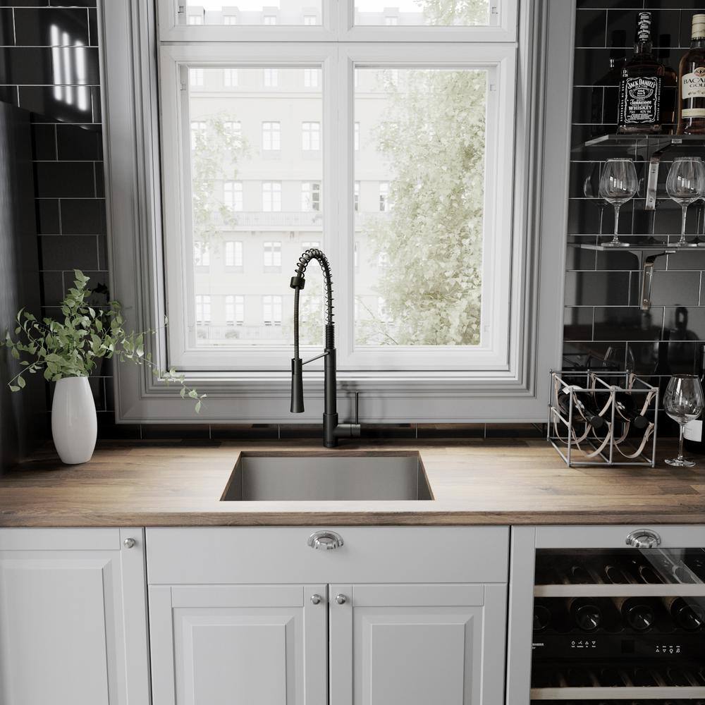 Matte Black Pull-Down Sprayer Kitchen Faucet with Lever Handle